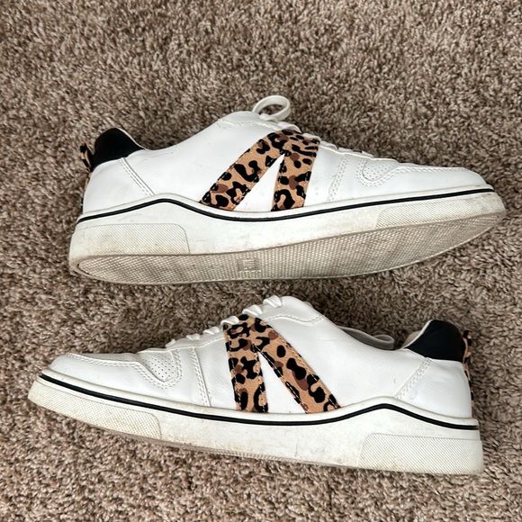 MIA Sneakers - Picture 2 of 5